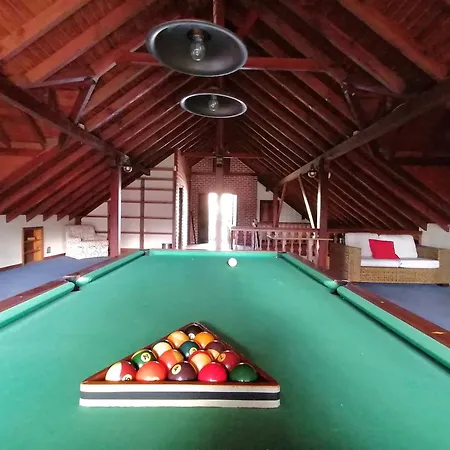 Chalet Santana, Flowers's House *