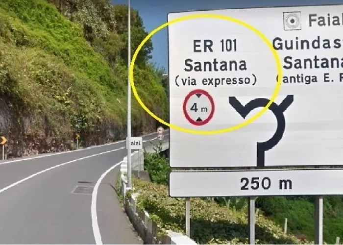 Santana, Flowers's House Horská chata Santana (Madeira)