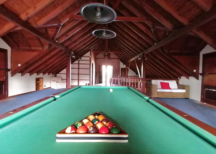 Chalet Santana, Flowers's House *